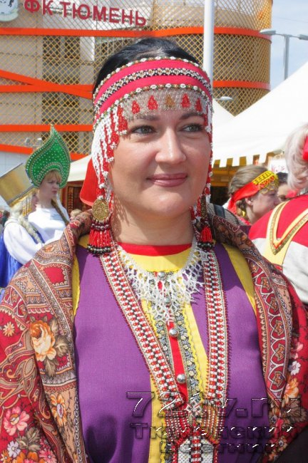 Красивые Славянские костюмы девушек и женщин Сибири