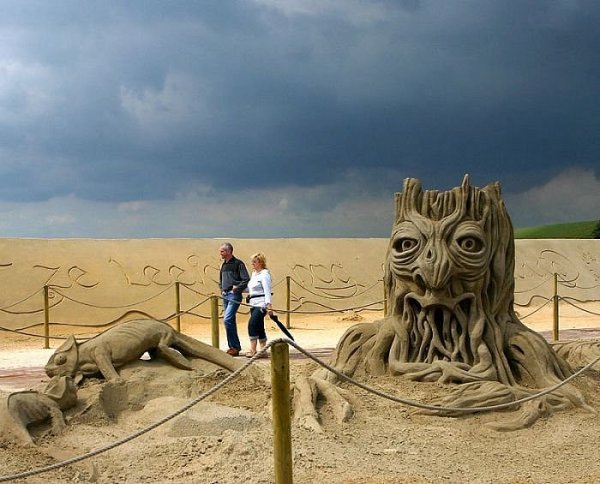 Красивые скульптуры из настоящего песка- Художники постарались!